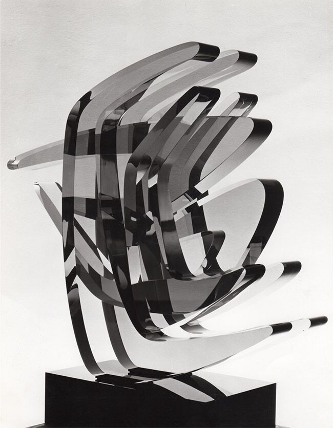 Sequenze plurime — scultura di Giorgio Zennaro